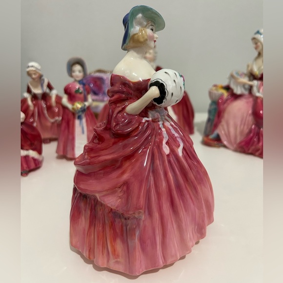 Royal Doulton Vintage Figurine Genevieve - Picture 2 of 6